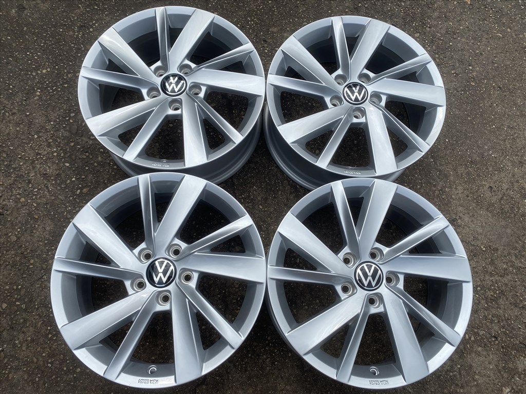 4db gyári 17" VW Golf VIII [Gavia] alufelni. (4032) 1. kép